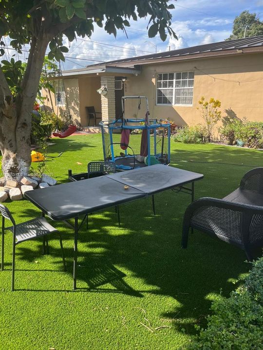 For Sale: $533,000 (3 beds, 1 baths, 1269 Square Feet)