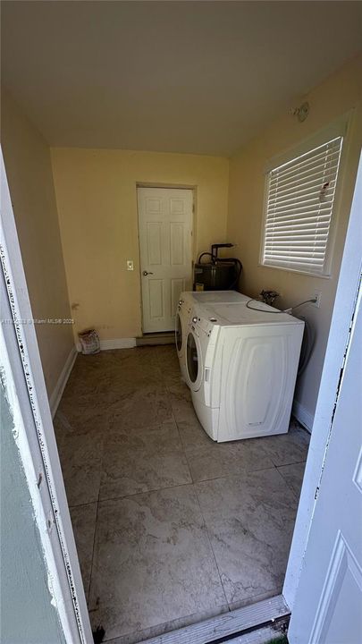 Recently Rented: $2,600 (2 beds, 2 baths, 1028 Square Feet)