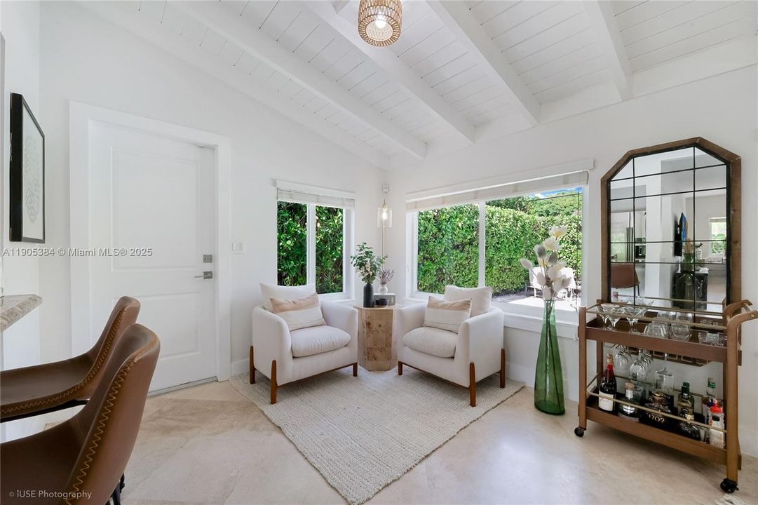 Active With Contract: $1,125,000 (3 beds, 2 baths, 1390 Square Feet)