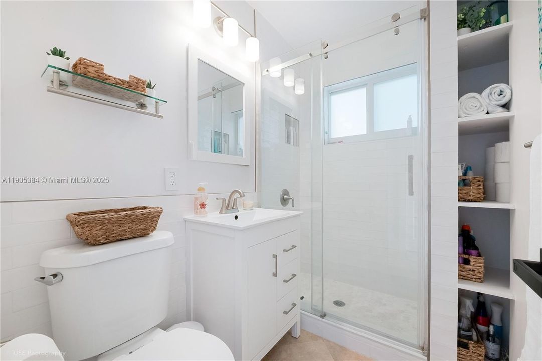 Active With Contract: $1,125,000 (3 beds, 2 baths, 1390 Square Feet)