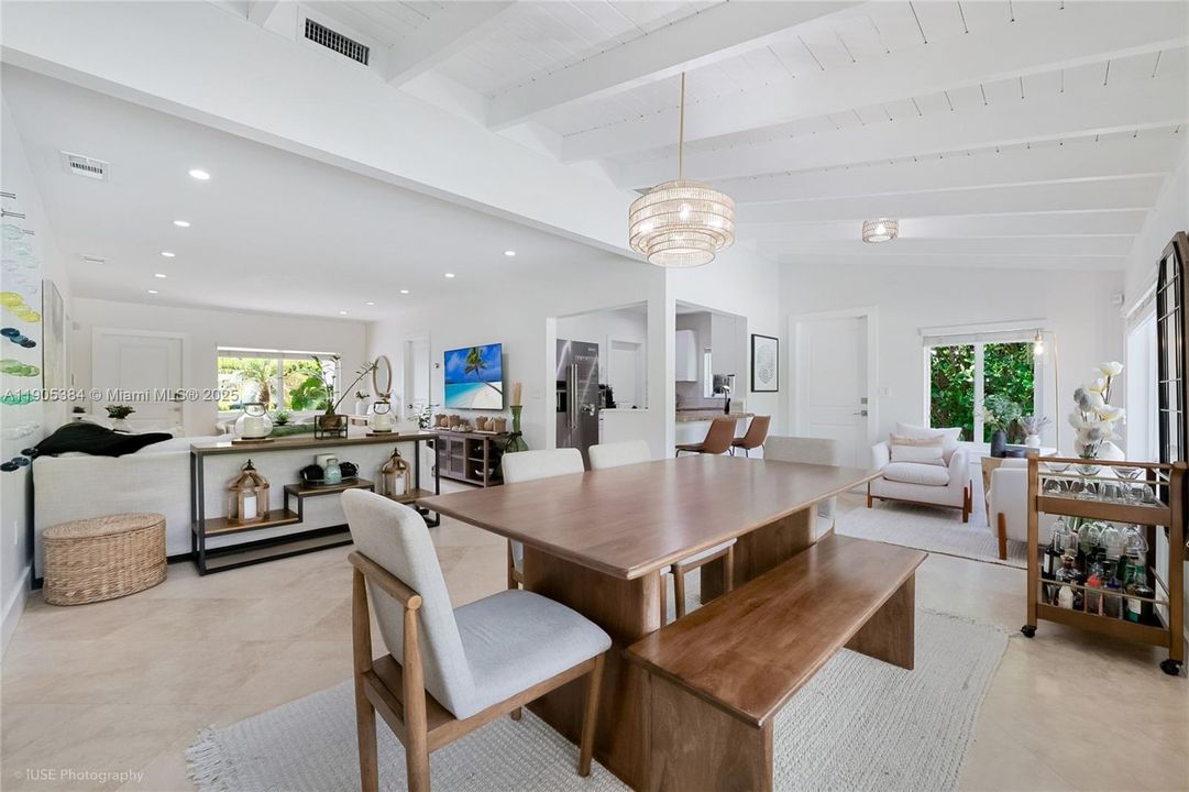 Active With Contract: $1,125,000 (3 beds, 2 baths, 1390 Square Feet)