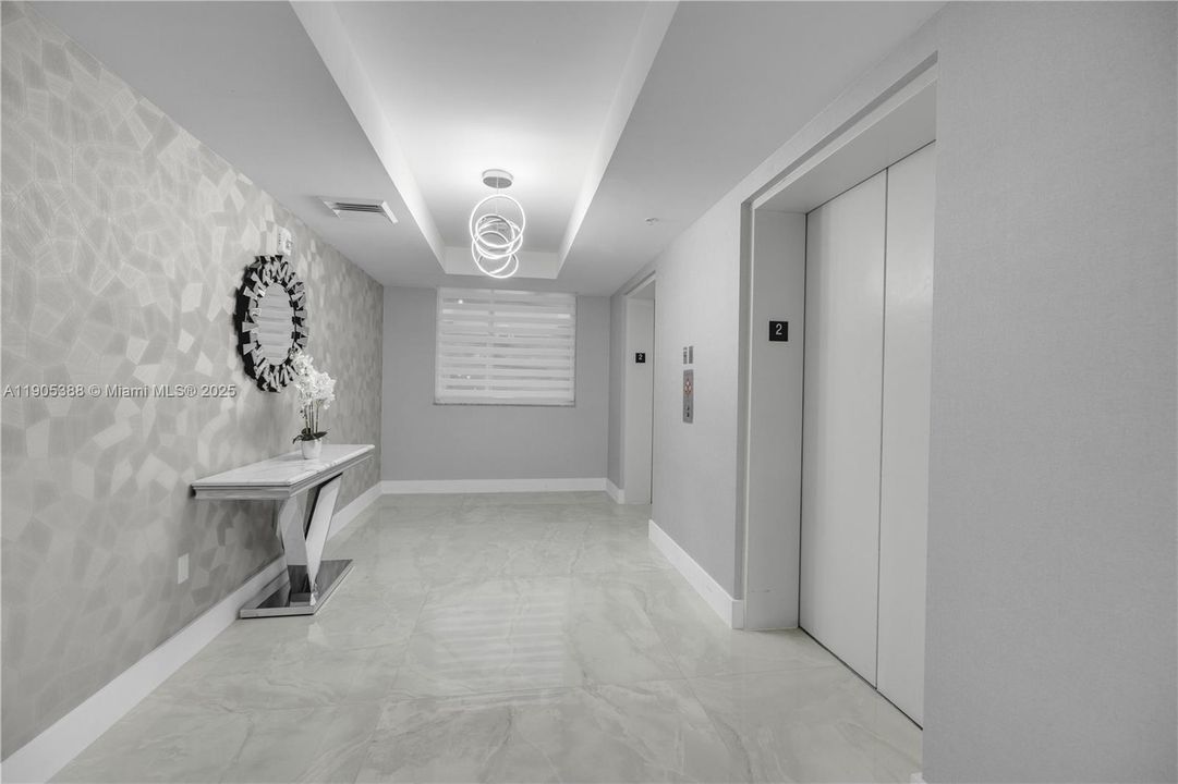 待售: $396,000 (1 贝兹, 1 浴室, 841 平方英尺)