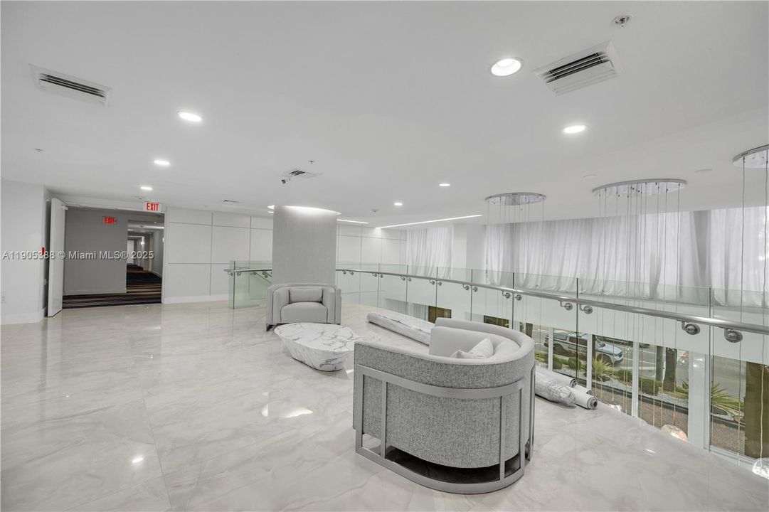 待售: $396,000 (1 贝兹, 1 浴室, 841 平方英尺)