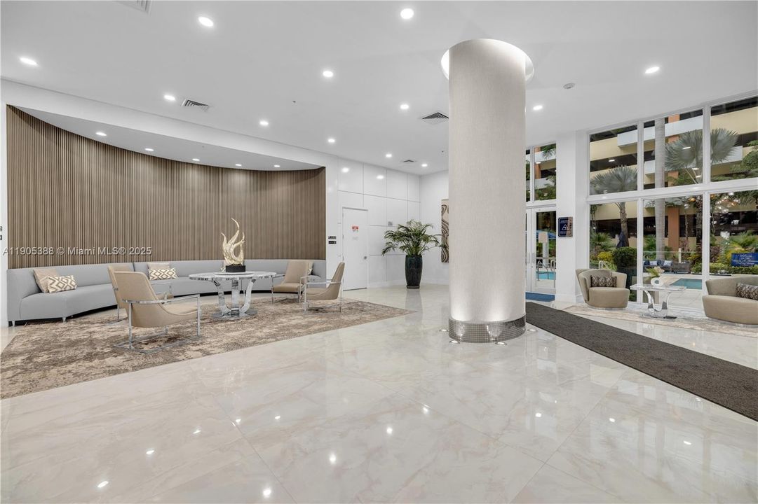 待售: $396,000 (1 贝兹, 1 浴室, 841 平方英尺)