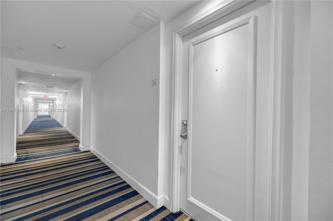 待售: $396,000 (1 贝兹, 1 浴室, 841 平方英尺)