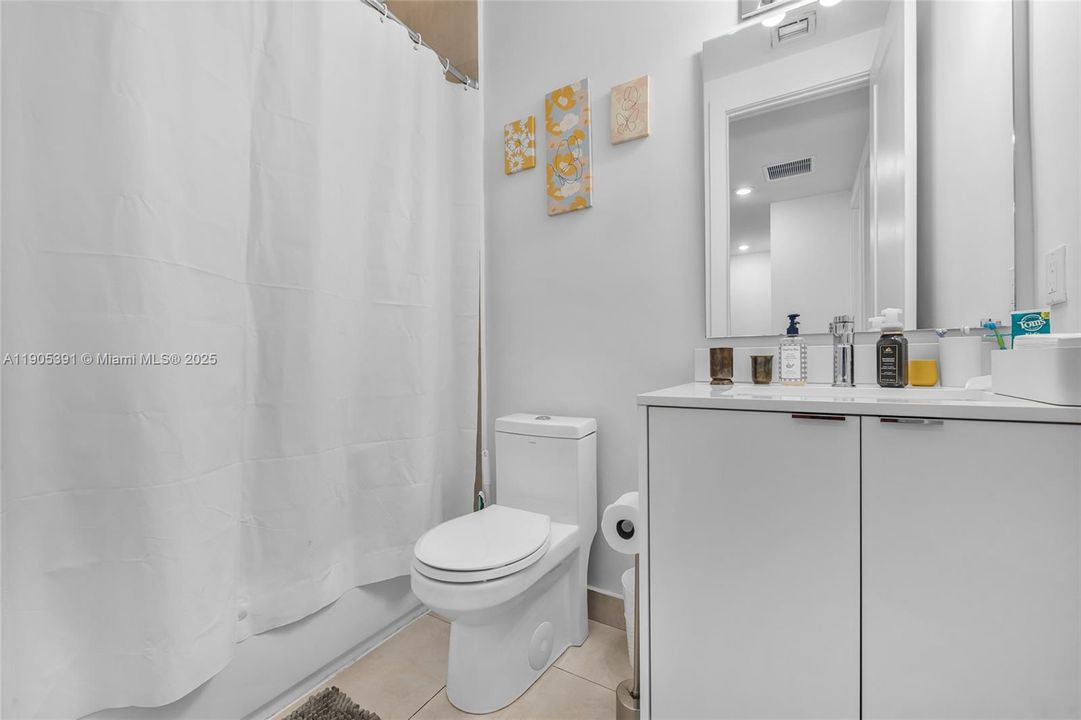 Active With Contract: $3,500 (3 beds, 2 baths, 1676 Square Feet)