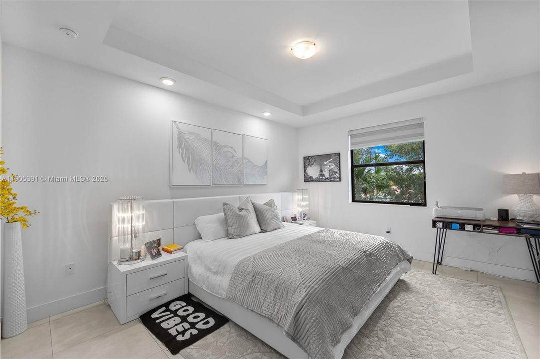 Active With Contract: $3,500 (3 beds, 2 baths, 1676 Square Feet)