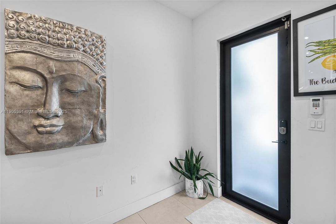 Active With Contract: $3,500 (3 beds, 2 baths, 1676 Square Feet)