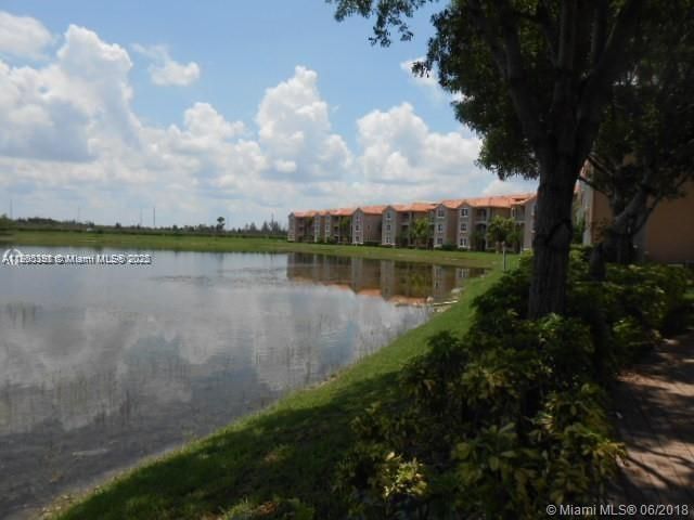 Recently Rented: $2,600 (3 beds, 2 baths, 1271 Square Feet)