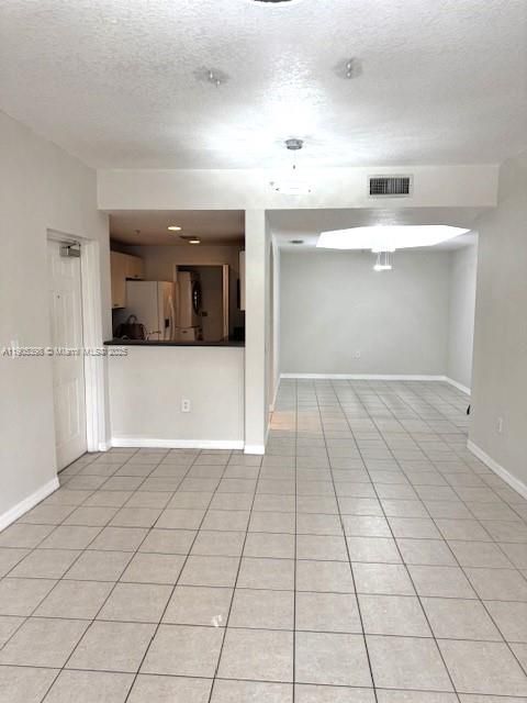 Recently Rented: $2,600 (3 beds, 2 baths, 1271 Square Feet)