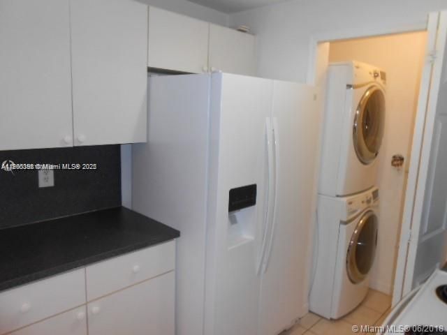 Recently Rented: $2,600 (3 beds, 2 baths, 1271 Square Feet)