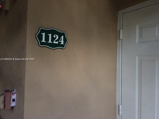 Recently Rented: $2,600 (3 beds, 2 baths, 1271 Square Feet)