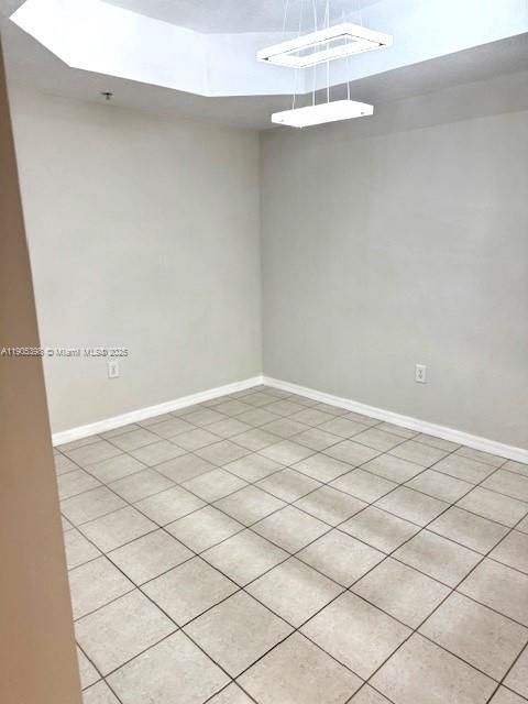 Recently Rented: $2,600 (3 beds, 2 baths, 1271 Square Feet)