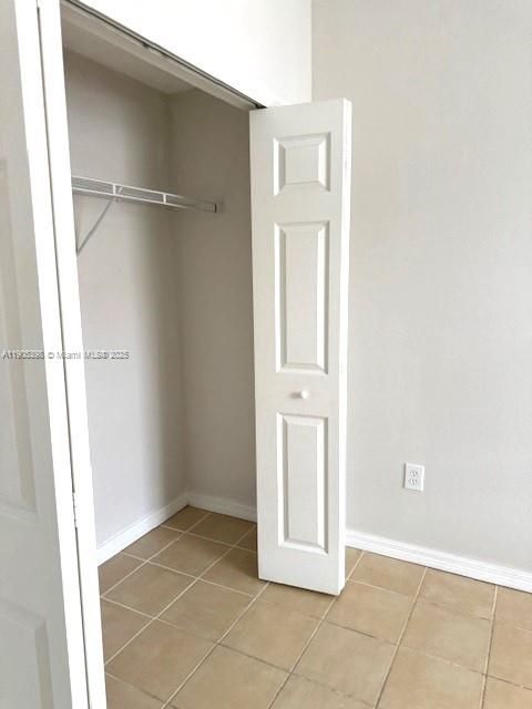 Recently Rented: $2,600 (3 beds, 2 baths, 1271 Square Feet)