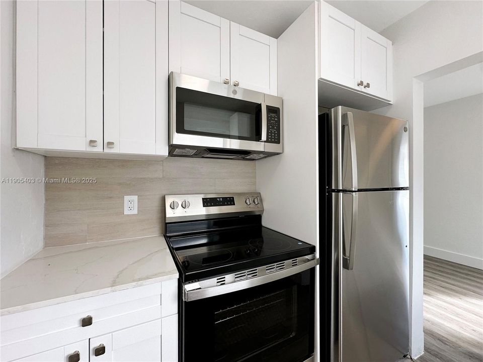 Recently Rented: $1,950 (1 beds, 1 baths, 730 Square Feet)
