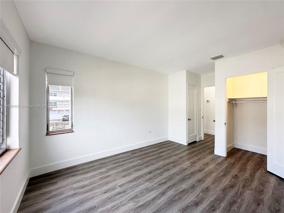 Recently Rented: $1,950 (1 beds, 1 baths, 730 Square Feet)