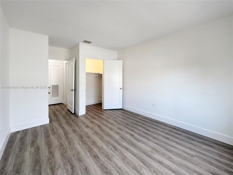 Recently Rented: $1,950 (1 beds, 1 baths, 730 Square Feet)