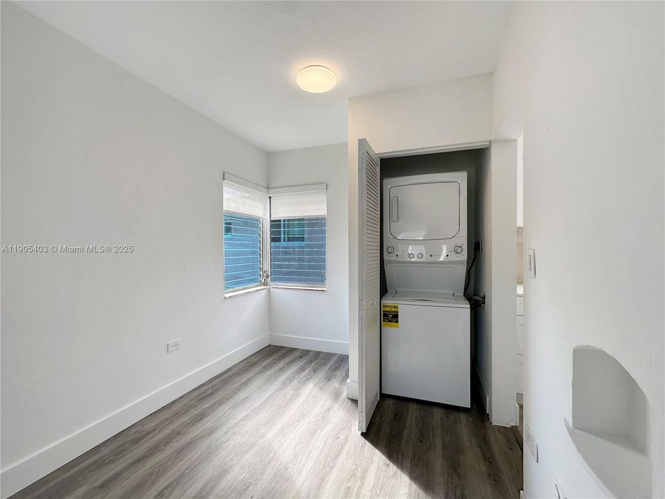 Recently Rented: $1,950 (1 beds, 1 baths, 730 Square Feet)
