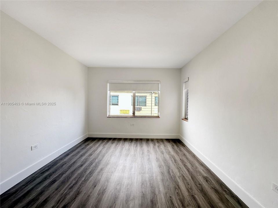 Recently Rented: $1,950 (1 beds, 1 baths, 730 Square Feet)