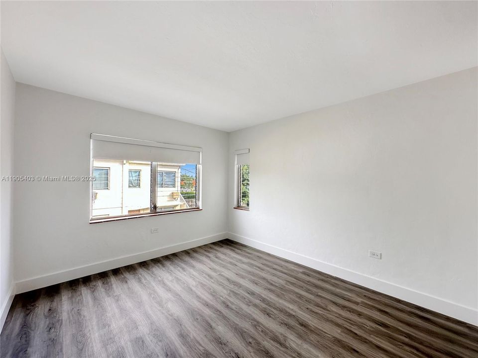 Recently Rented: $1,950 (1 beds, 1 baths, 730 Square Feet)