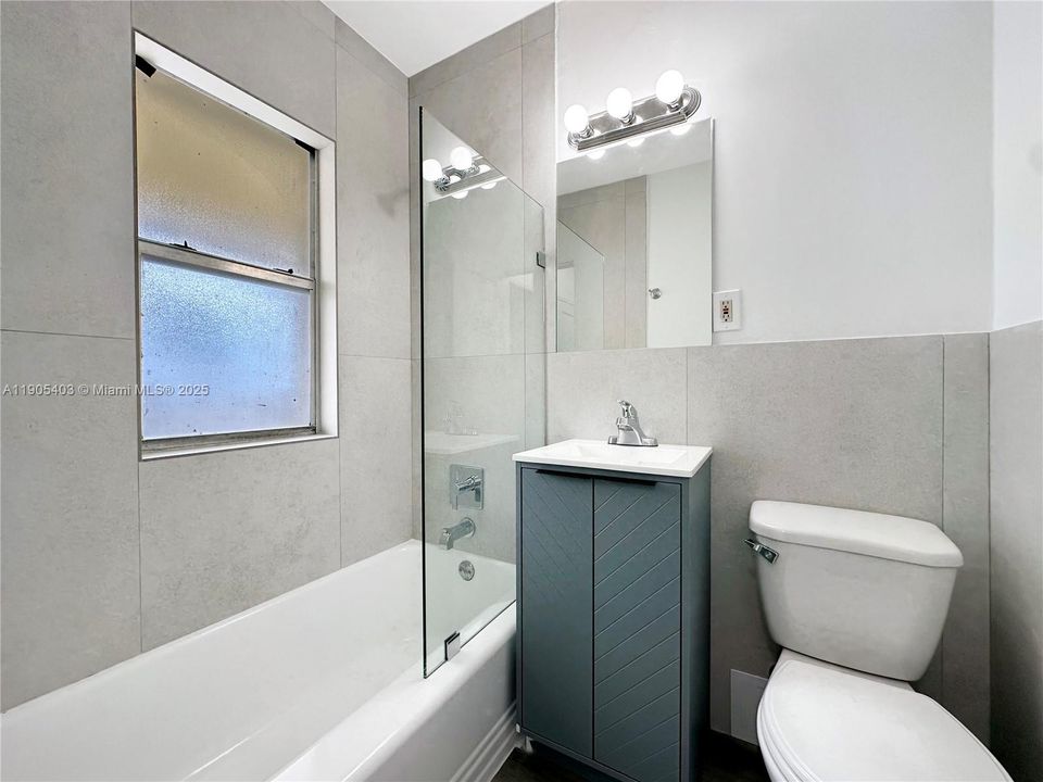 Recently Rented: $1,950 (1 beds, 1 baths, 730 Square Feet)