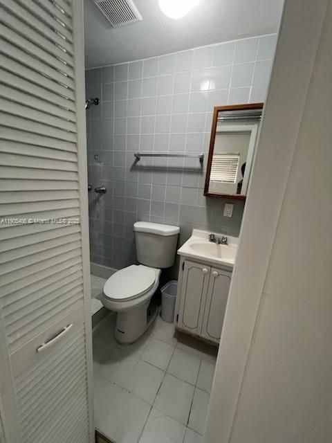 For Rent: $1,200 (0 beds, 1 baths, 0 Square Feet)