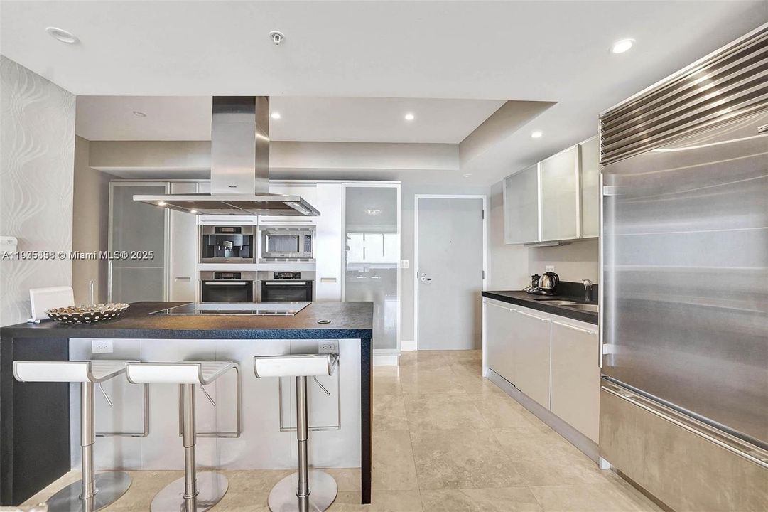 Active With Contract: $6,500 (2 beds, 2 baths, 1499 Square Feet)