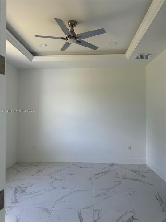 En Venta: $360,000 (3 camas, 2 baños, 1452 Pies cuadrados)