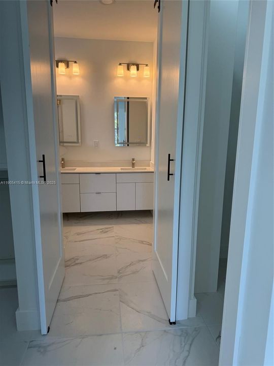 En Venta: $360,000 (3 camas, 2 baños, 1452 Pies cuadrados)