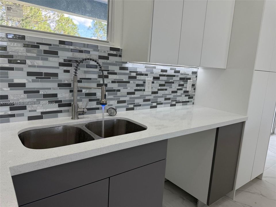 En Venta: $360,000 (3 camas, 2 baños, 1452 Pies cuadrados)