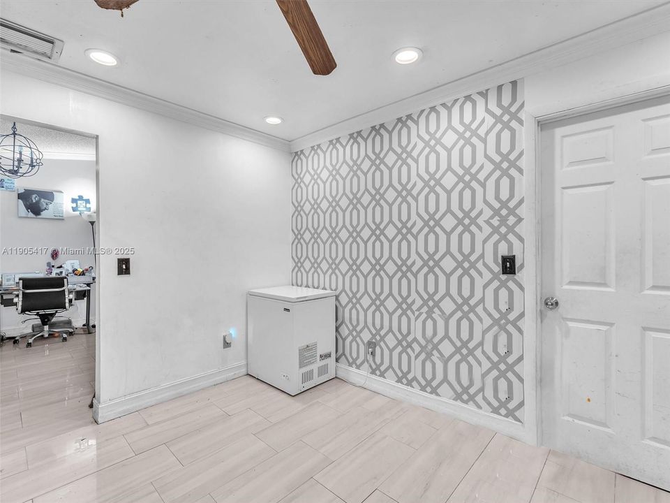 For Sale: $455,000 (3 beds, 2 baths, 1576 Square Feet)