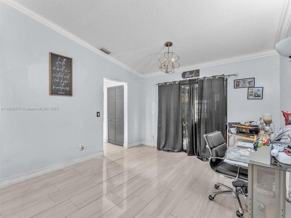 For Sale: $455,000 (3 beds, 2 baths, 1576 Square Feet)