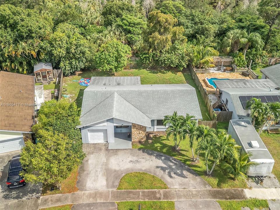 For Sale: $455,000 (3 beds, 2 baths, 1576 Square Feet)