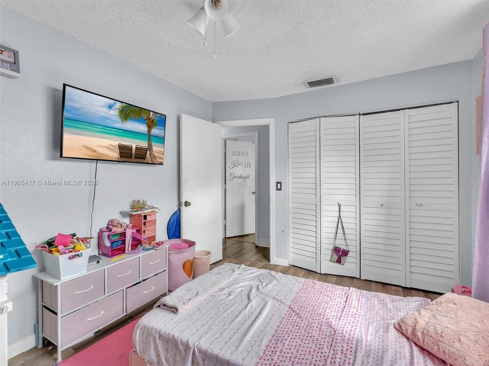 For Sale: $455,000 (3 beds, 2 baths, 1576 Square Feet)