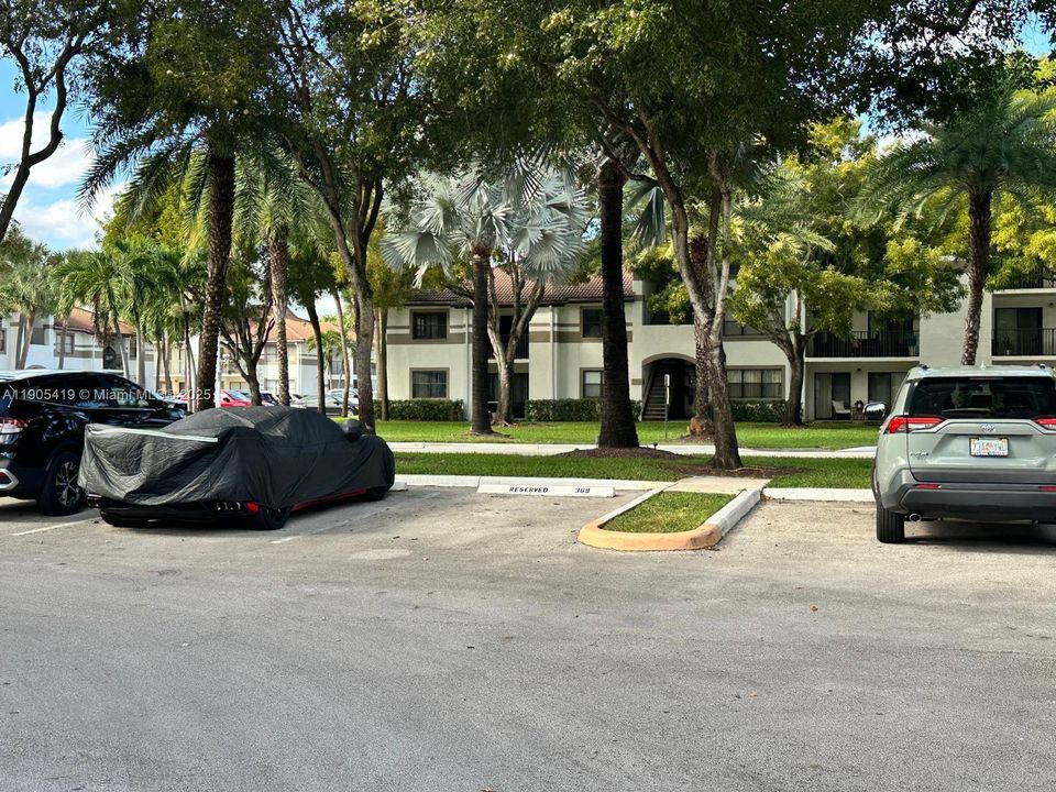 For Rent: $2,150 (2 beds, 2 baths, 1060 Square Feet)