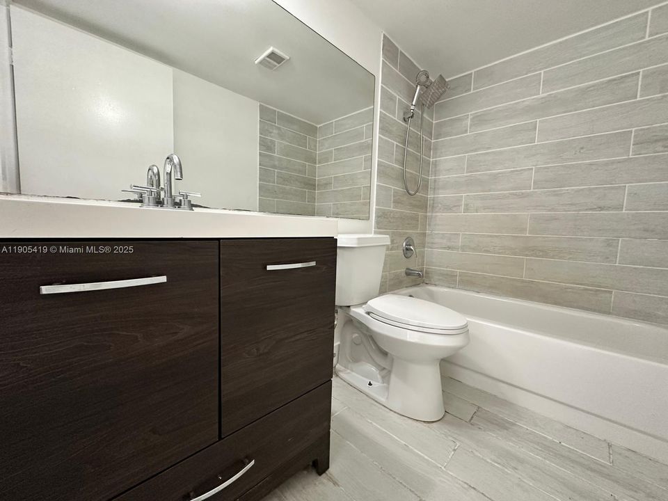 For Rent: $2,150 (2 beds, 2 baths, 1060 Square Feet)