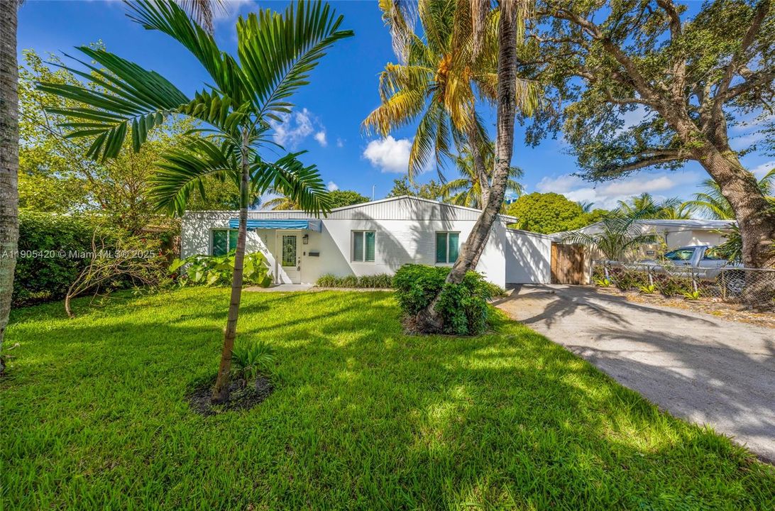 Recently Rented: $3,800 (4 beds, 2 baths, 1430 Square Feet)