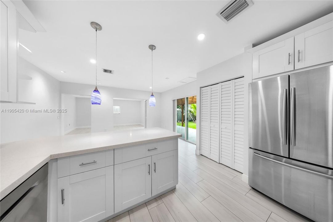 Recently Rented: $3,800 (4 beds, 2 baths, 1430 Square Feet)