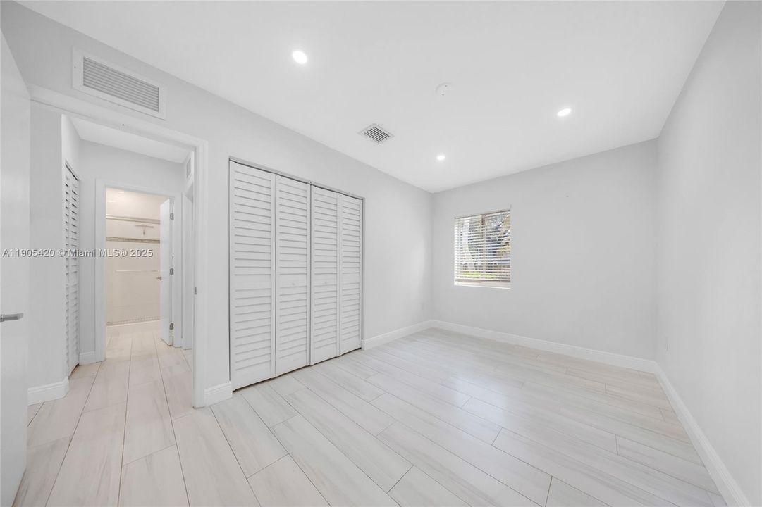 Recently Rented: $3,800 (4 beds, 2 baths, 1430 Square Feet)