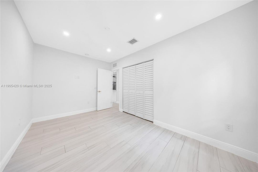 Recently Rented: $3,800 (4 beds, 2 baths, 1430 Square Feet)