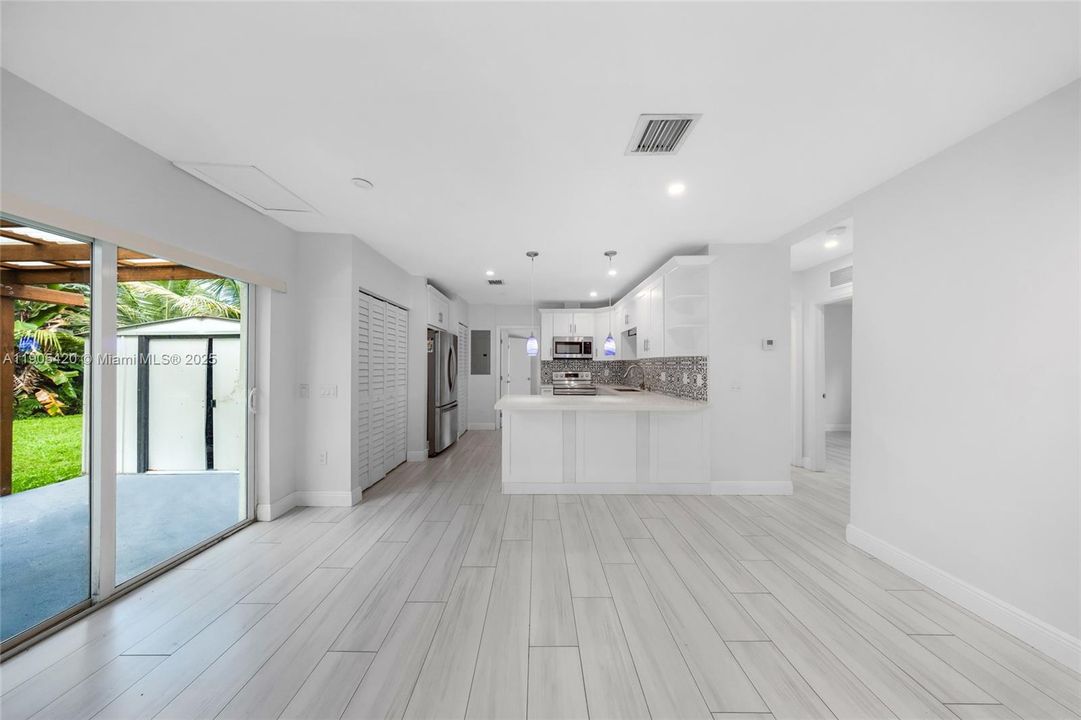 Recently Rented: $3,800 (4 beds, 2 baths, 1430 Square Feet)