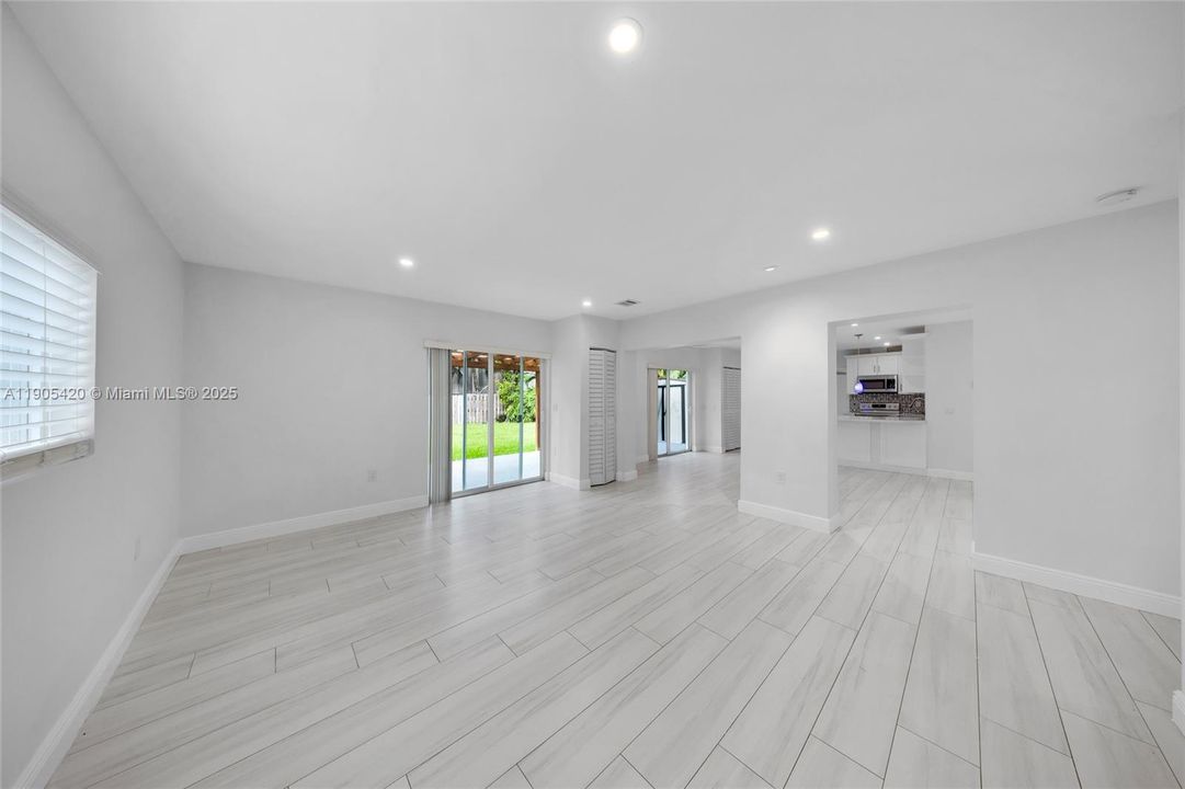 Recently Rented: $3,800 (4 beds, 2 baths, 1430 Square Feet)