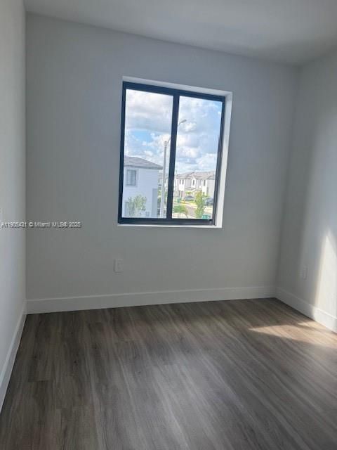 最近租的: $2,450 (3 贝兹, 2 浴室, 0 平方英尺)