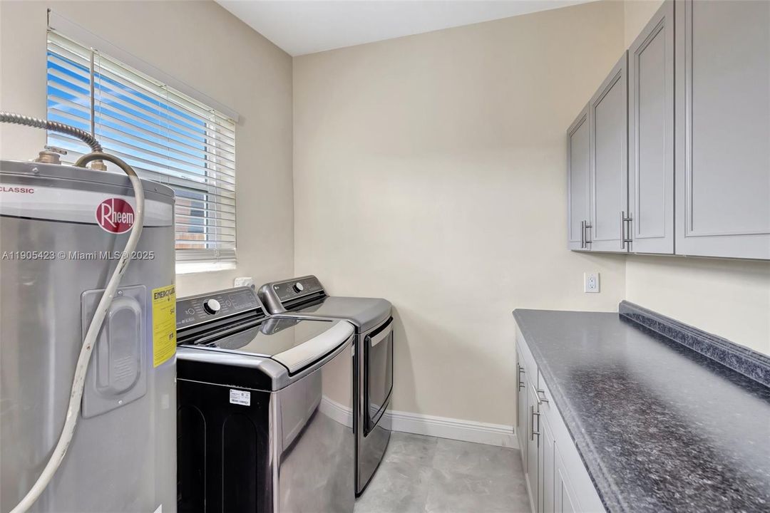 For Rent: $3,600 (3 beds, 2 baths, 1473 Square Feet)