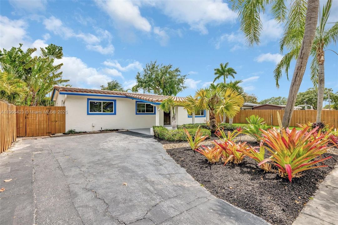 For Rent: $3,600 (3 beds, 2 baths, 1473 Square Feet)