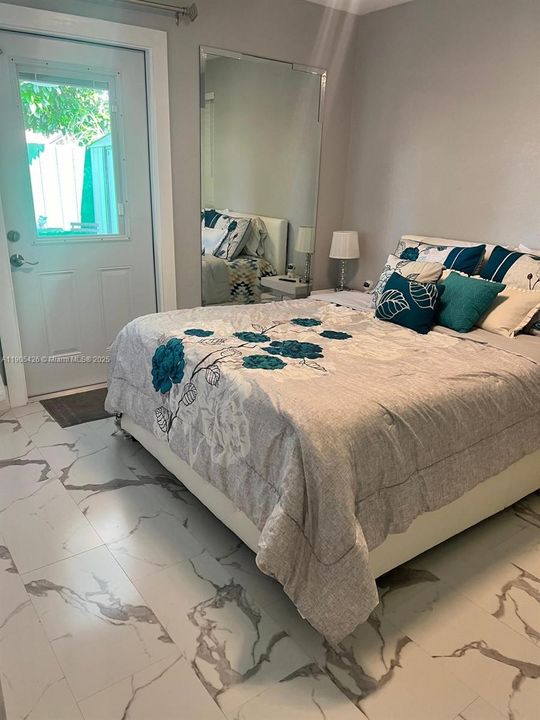 合同活跃: $2,700 (3 贝兹, 2 浴室, 1050 平方英尺)