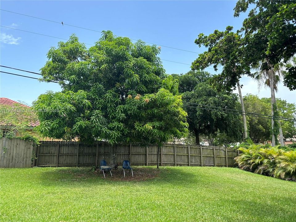 For Rent: $3,850 (3 beds, 2 baths, 1475 Square Feet)