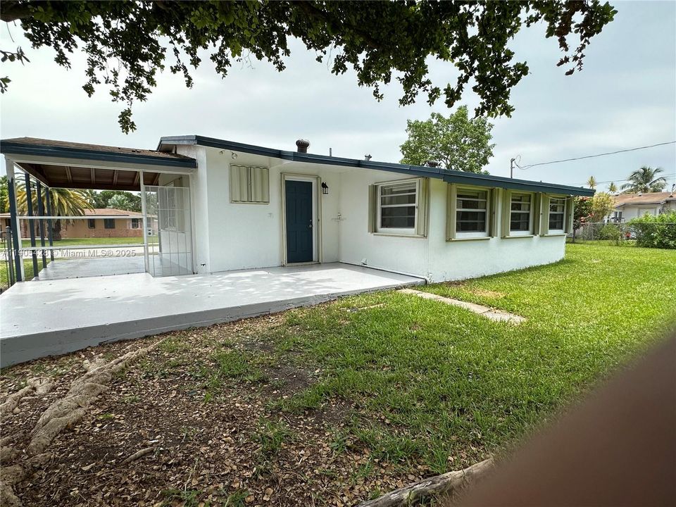 For Rent: $3,850 (3 beds, 2 baths, 1475 Square Feet)