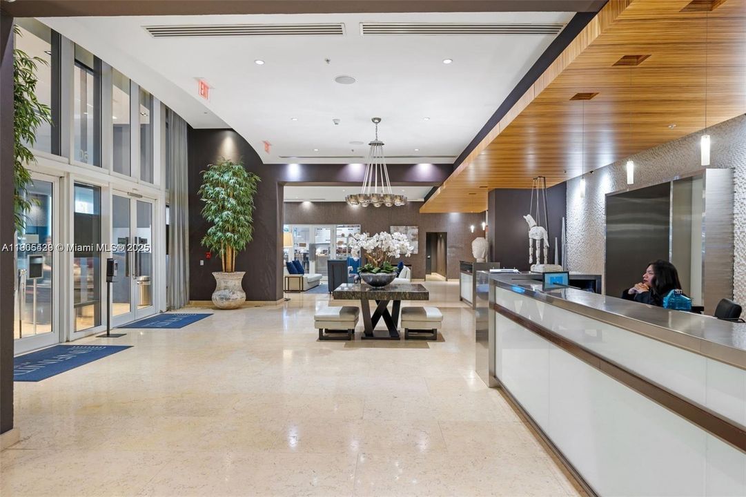 For Sale: $739,000 (2 beds, 3 baths, 1288 Square Feet)