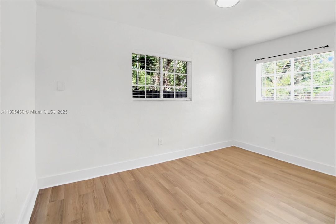 For Rent: $2,300 (2 beds, 1 baths, 825 Square Feet)